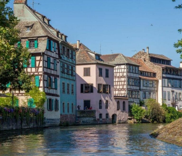 La Petite Venise de Strasbourg: L’Ill et ses Charmes Enchantants